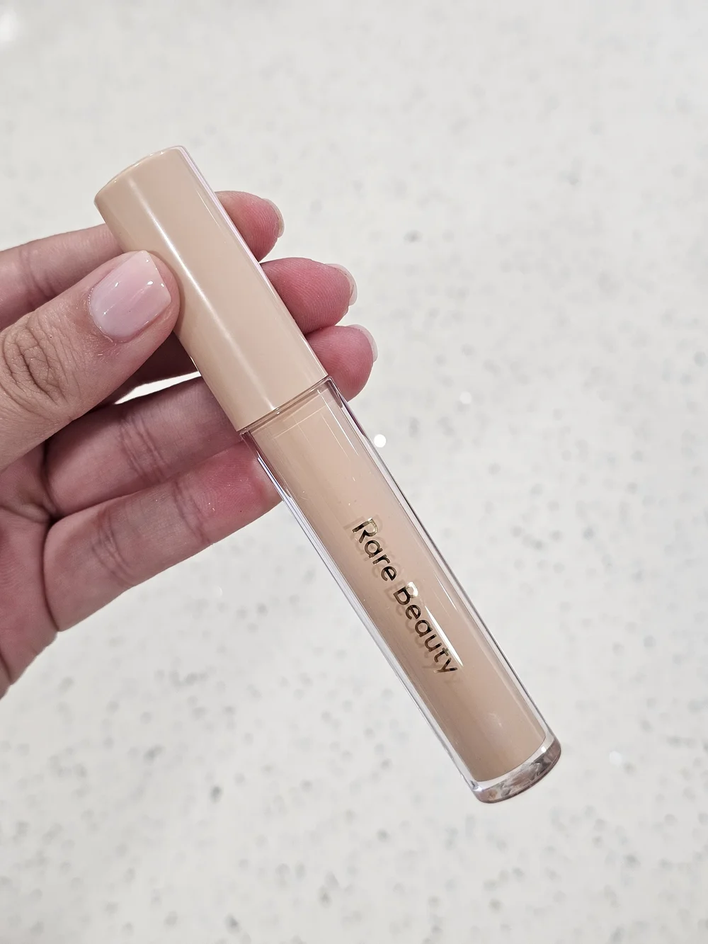 0Rare Beauty Concealer